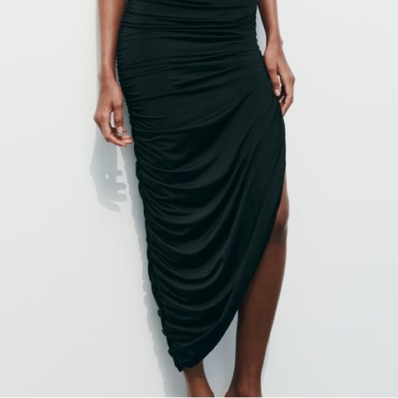 NWT. Zara Black Fitted Draped Sleeveless Midi Dress. Size S. - Picture 4 of 7